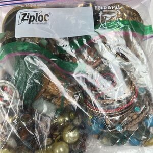 Craft Prioject 2 1/2 ( two and one half ) pounds of craft make your own jewelry